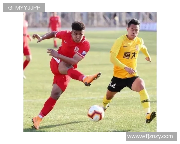 足球明星浩克的儿子展现天赋潜力未来可期引发媒体关注与热议